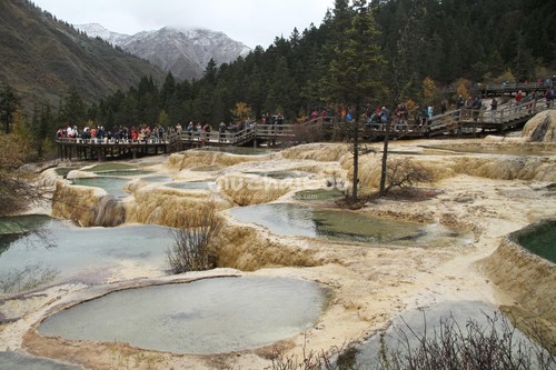 Huanglong valley boardwalk