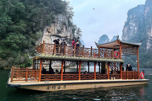 Baofeng Lake boat cruise